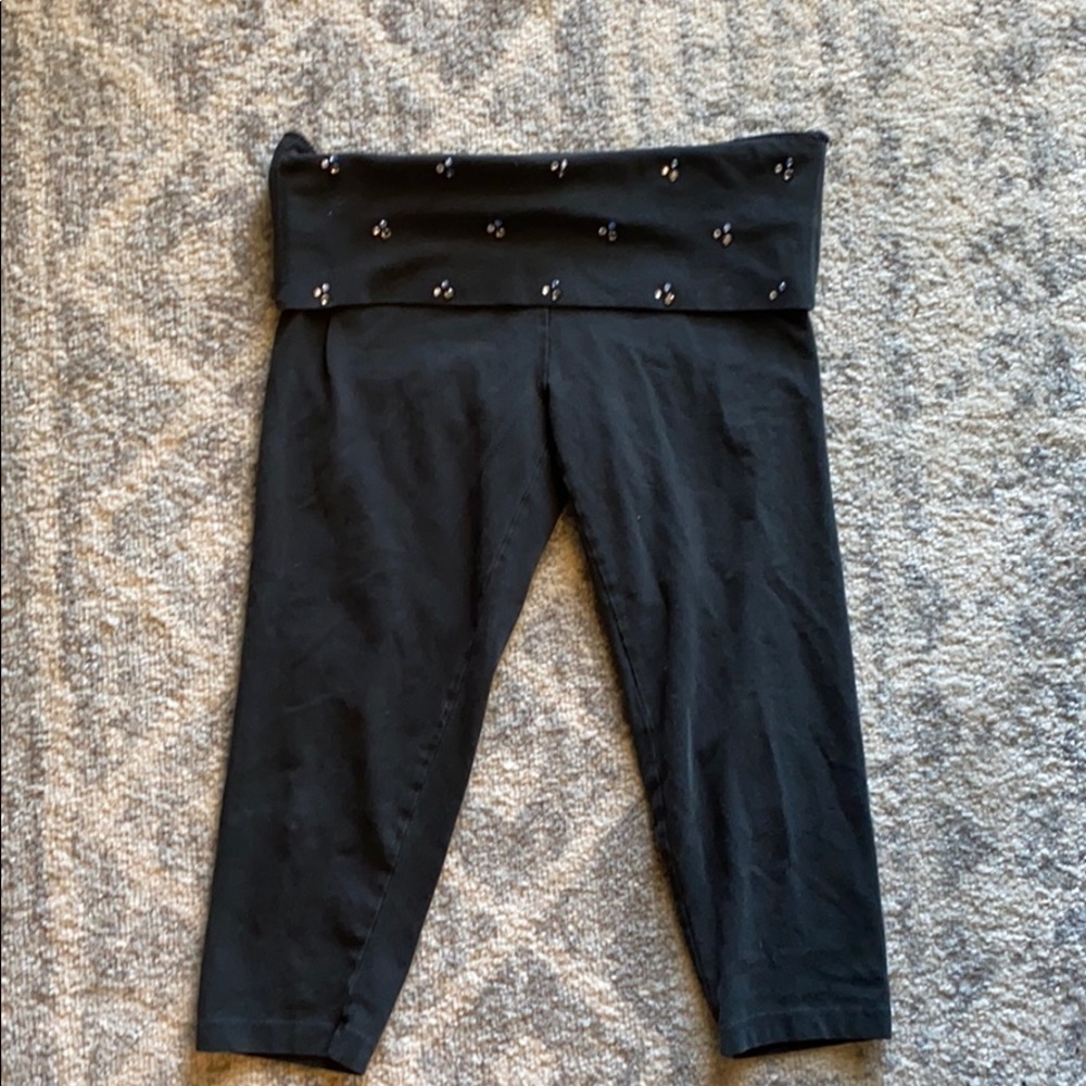 Victoria’s Secret Black Jeweled Crop Leggings (Size S)